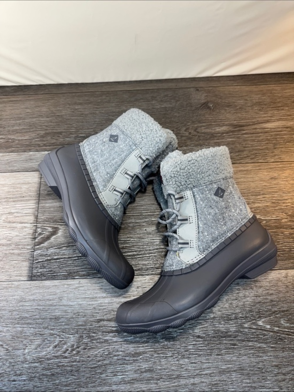 Sperry Light Gray Sherpa-Trim Winter gray Duck Boots woman’s size 8 (j254)